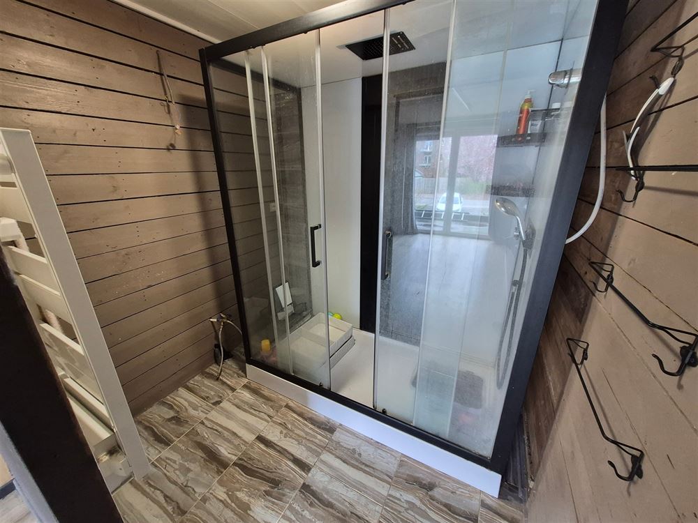 ENSEMBLE IMMOBILIER SUR VASTE TERRAIN