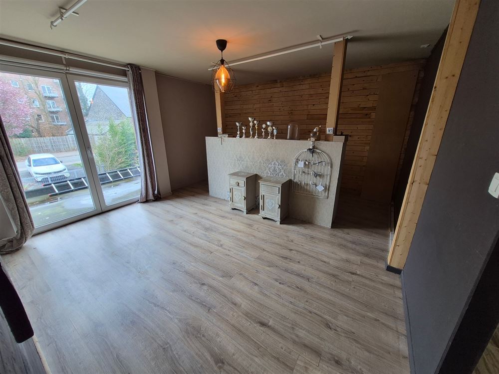 ENSEMBLE IMMOBILIER SUR VASTE TERRAIN