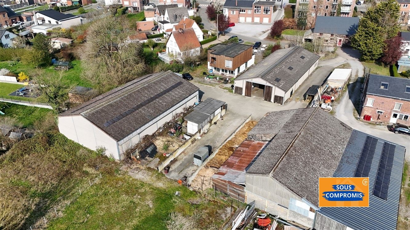 ENSEMBLE IMMOBILIER SUR VASTE TERRAIN
