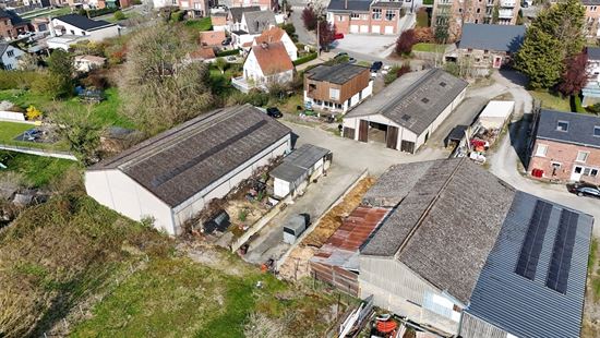 ENSEMBLE IMMOBILIER SUR VASTE TERRAIN
