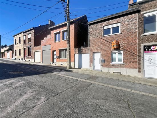 MAISON ENTIÈREMENT RÉNOVÉE + GARAGE ET JARDIN