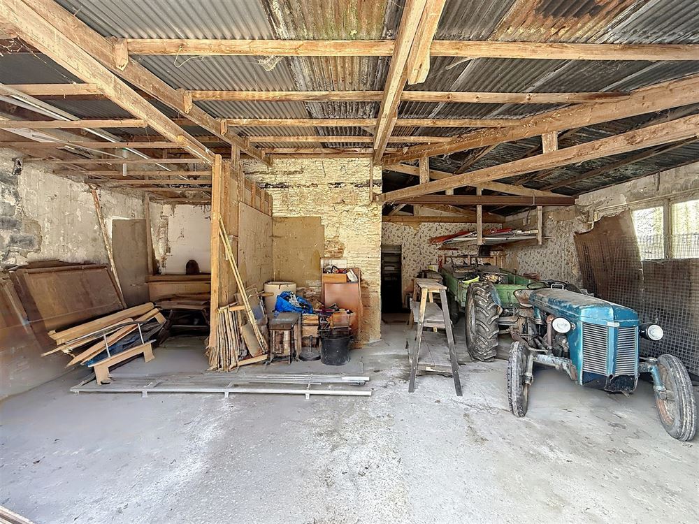 ENSEMBLE DE DEUX HABITATIONS - JARDINS - GARAGES