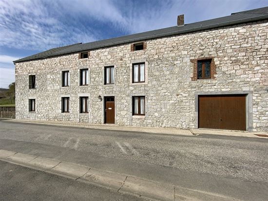 CHARMANTE MAISON EN PIERRE AVEC JARDIN ET GARAGE