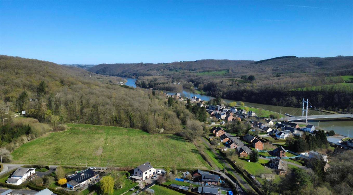 SUPERBE TERRAIN A BATIR - 851 M²