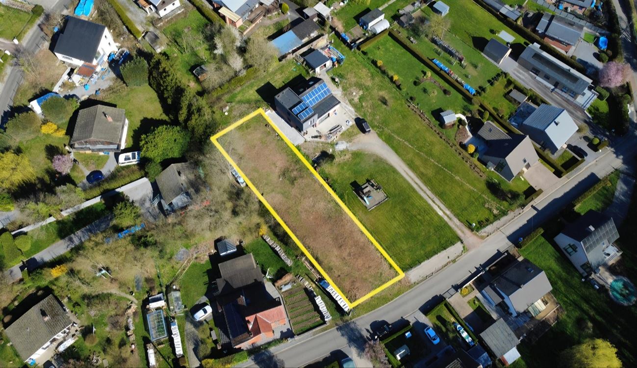 SUPERBE TERRAIN A BATIR - 851 M²
