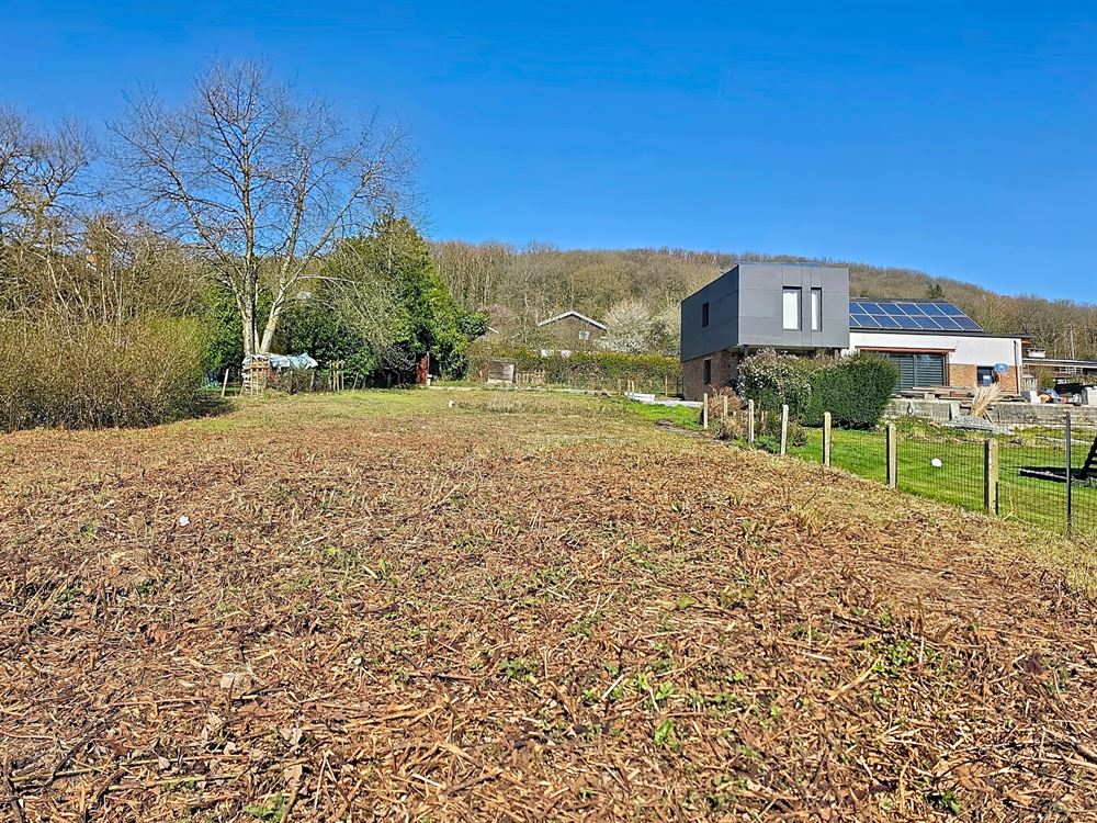 SUPERBE TERRAIN A BATIR - 851 M²
