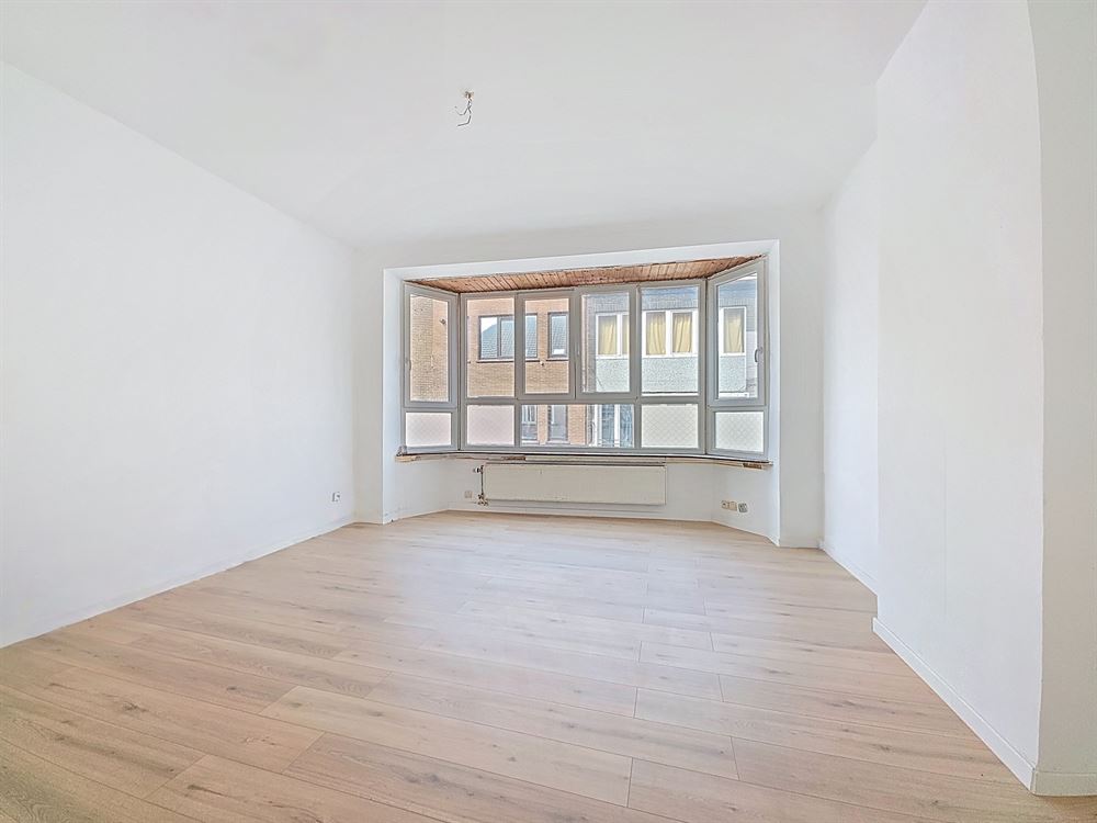 IMMEUBLE MIXTE - LOGEMENT 3 CH + ESPACE COMMERCIAL
