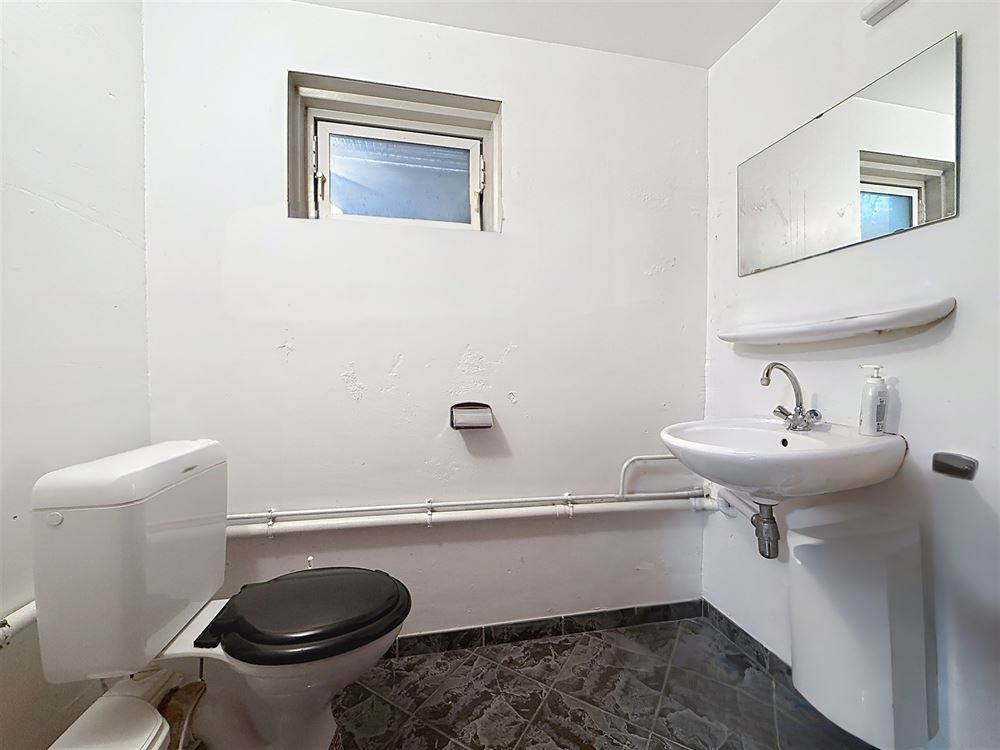 BUREAUX À LOUER DANS LE CENTRE DE CHIMAY - 45m²