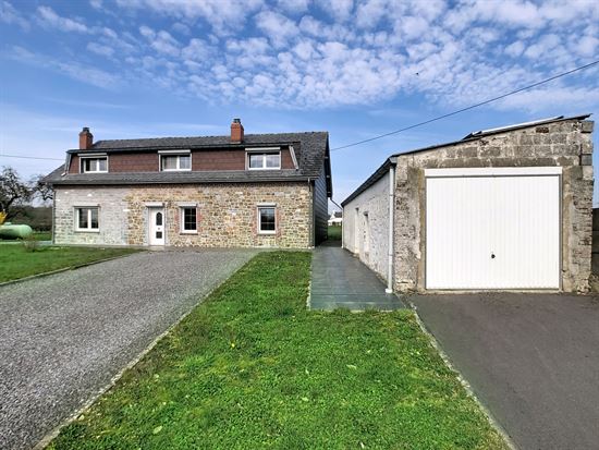 MAISON 4 FACADES STYLE FERMETTE 3 CHAMBRES GARAGE ET JARDIN