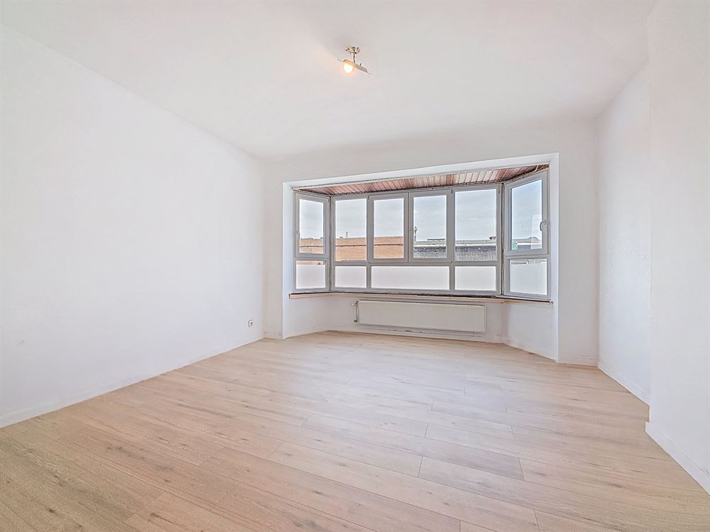 IMMEUBLE MIXTE - LOGEMENT 3 CH + ESPACE COMMERCIAL