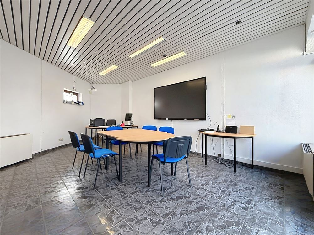 BUREAUX À LOUER DANS LE CENTRE DE CHIMAY - 45m²