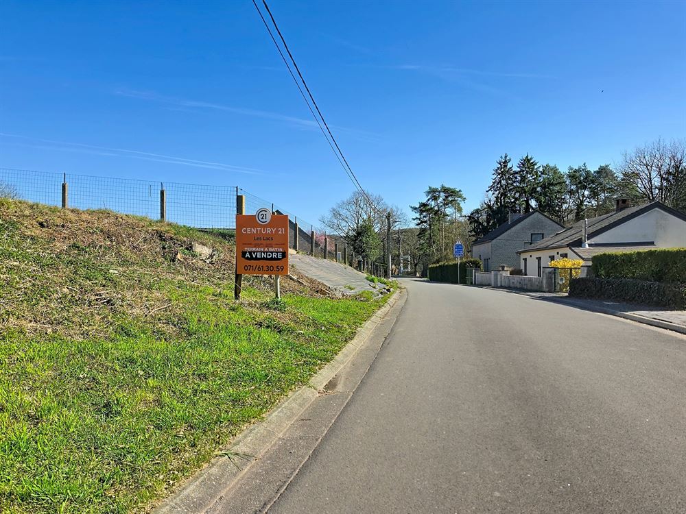 SUPERBE TERRAIN A BATIR - 851 M²