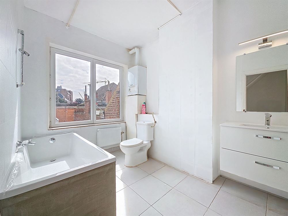 IMMEUBLE MIXTE - LOGEMENT 3 CH + ESPACE COMMERCIAL