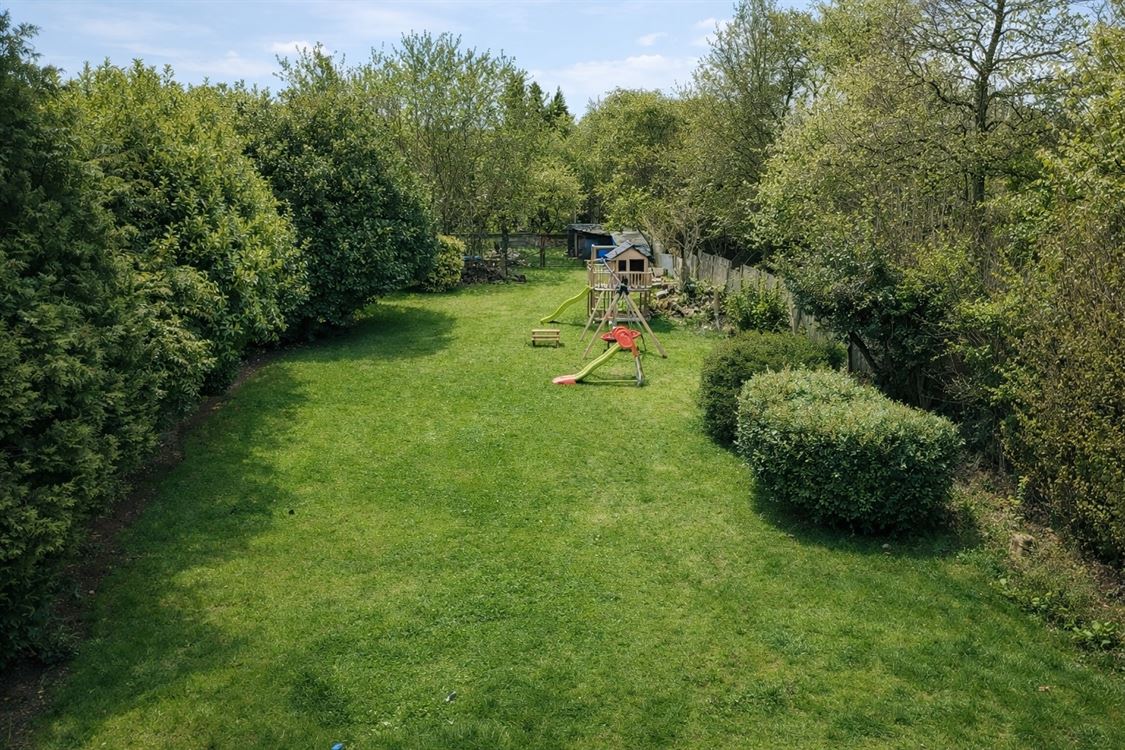 MAISON - 5 CH - 2 GARAGE - JARDIN - GRENIER AMENAGEABLE