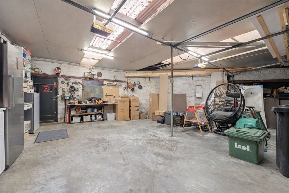 MAISON - 5 CH - 2 GARAGE - JARDIN - GRENIER AMENAGEABLE