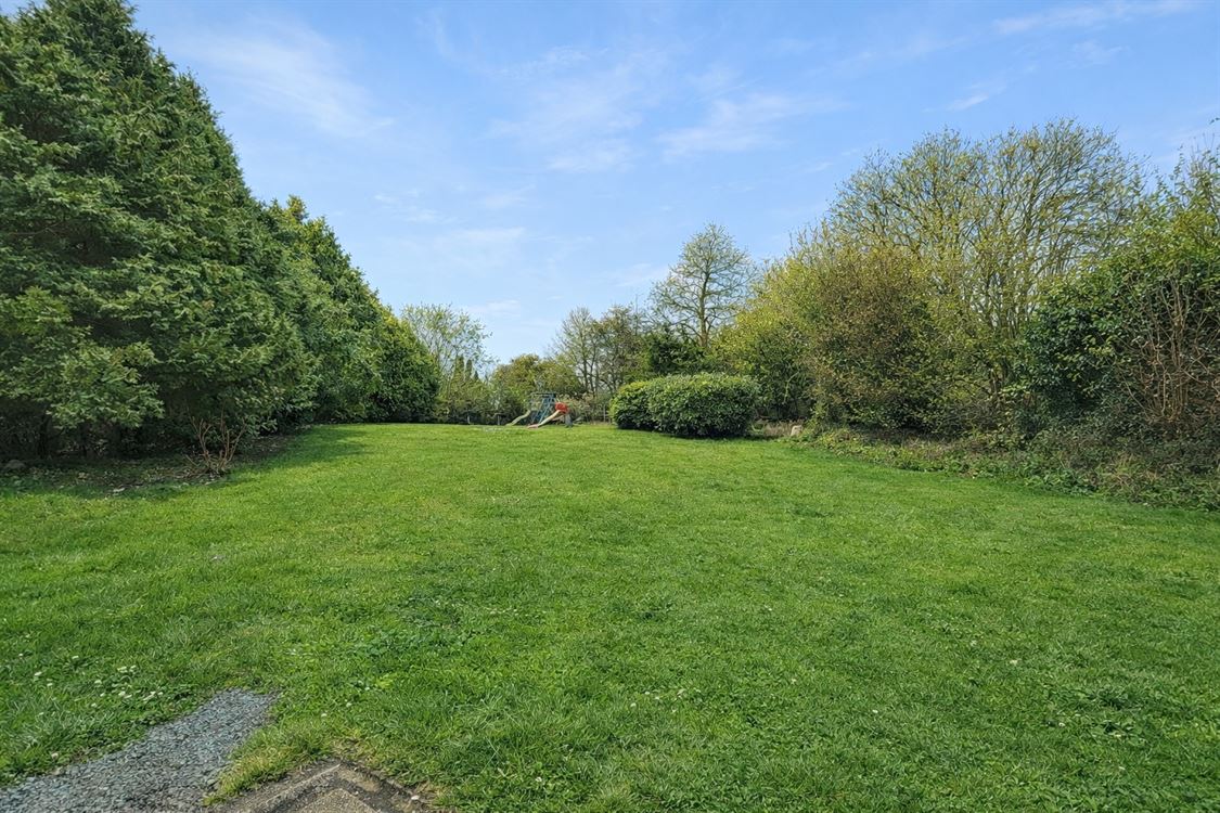 MAISON - 5 CH - 2 GARAGE - JARDIN - GRENIER AMENAGEABLE