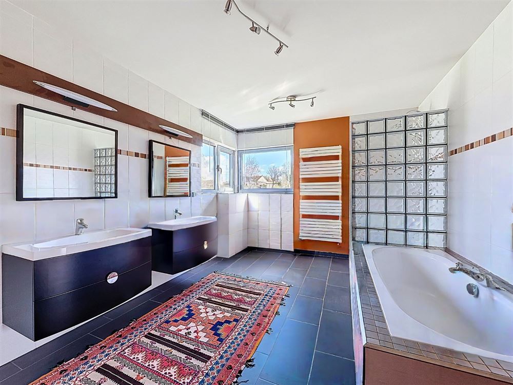 SUBLIME VILLA D'ARCHITECTE SUR 2,7 HECTARES - 4 CHAMBRES