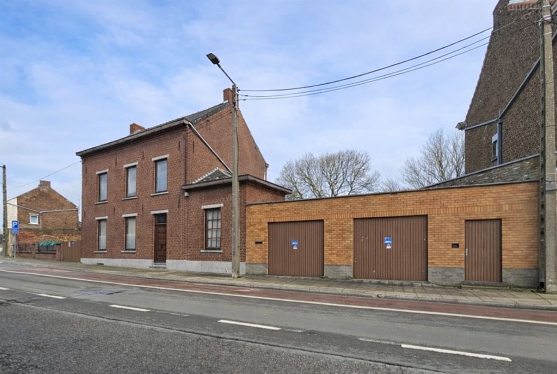 MAISON - 5 CH - 2 GARAGE - JARDIN - GRENIER AMENAGEABLE