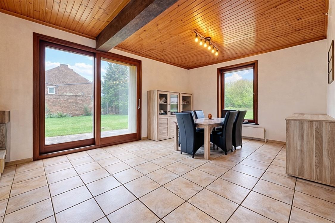 MAISON - 5 CH - 2 GARAGE - JARDIN - GRENIER AMENAGEABLE