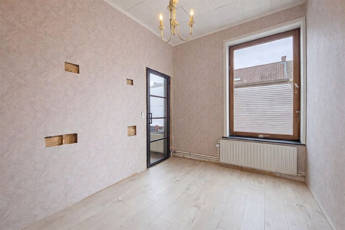 MAISON - 5 CH - 2 GARAGE - JARDIN - GRENIER AMENAGEABLE