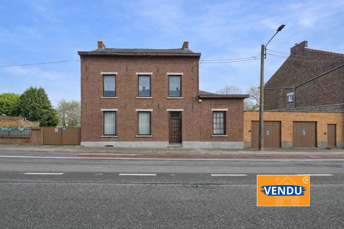 MAISON - 5 CH - 2 GARAGE - JARDIN - GRENIER AMENAGEABLE