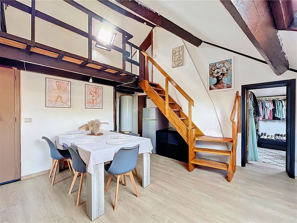 SUPERBE APPARTEMENT 2 CHAMBRES AU DERNIER ÉTAGE