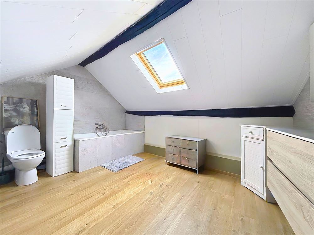 SUPERBE APPARTEMENT 2 CHAMBRES AU DERNIER ÉTAGE