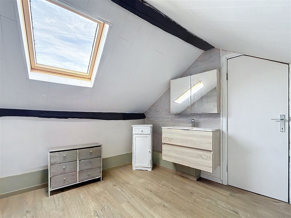 SUPERBE APPARTEMENT 2 CHAMBRES AU DERNIER ÉTAGE