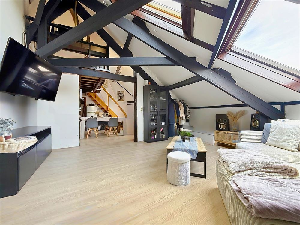SUPERBE APPARTEMENT 2 CHAMBRES AU DERNIER ÉTAGE