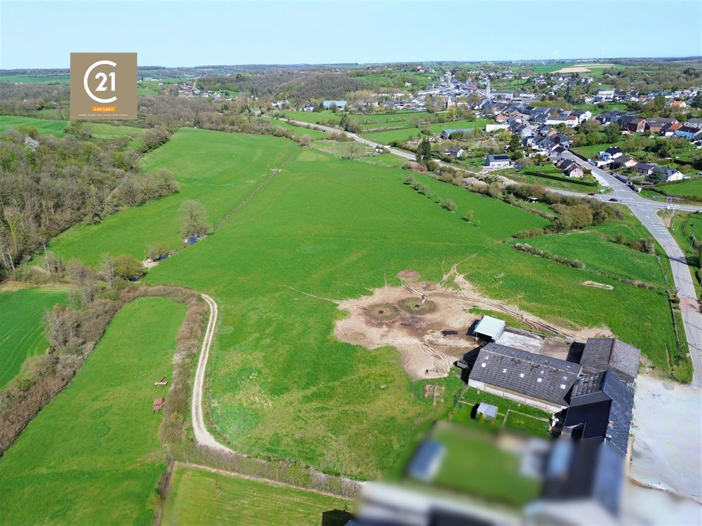 SUPERBE FERME À RÉNOVER SUR 15,5 HECTARES