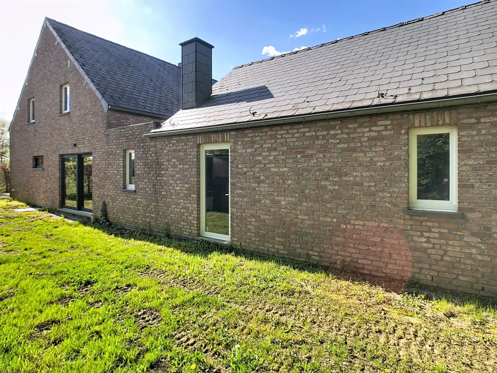 VILLA 5 CHAMBRES DOUBLE GARAGE ET JARDIN