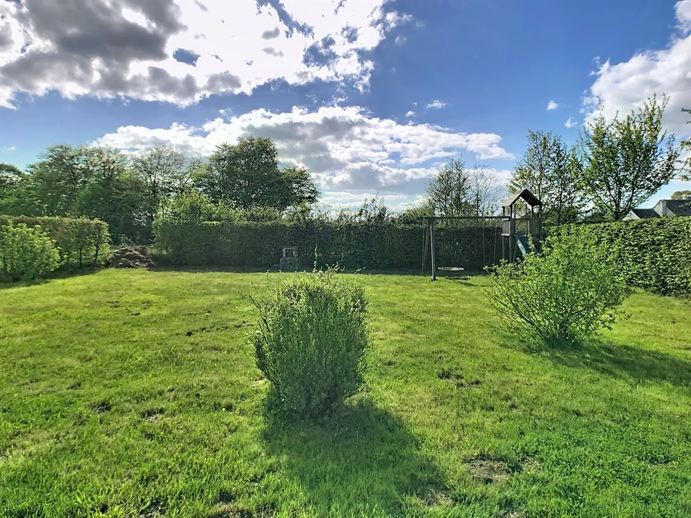 VILLA 5 CHAMBRES DOUBLE GARAGE ET JARDIN