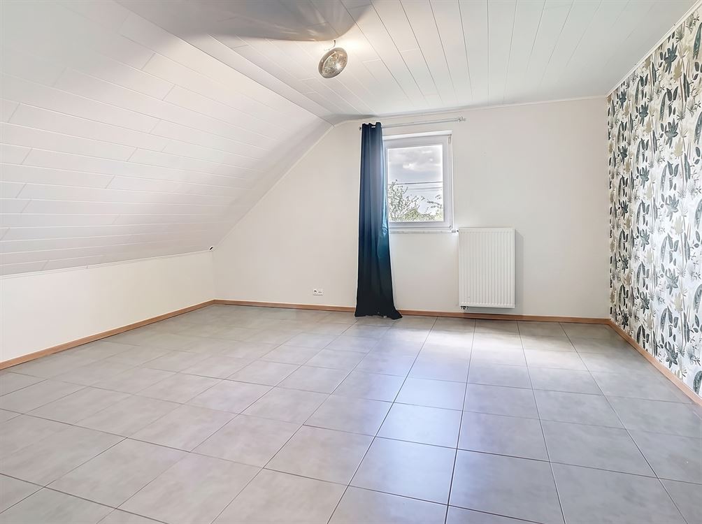 VILLA 5 CHAMBRES DOUBLE GARAGE ET JARDIN