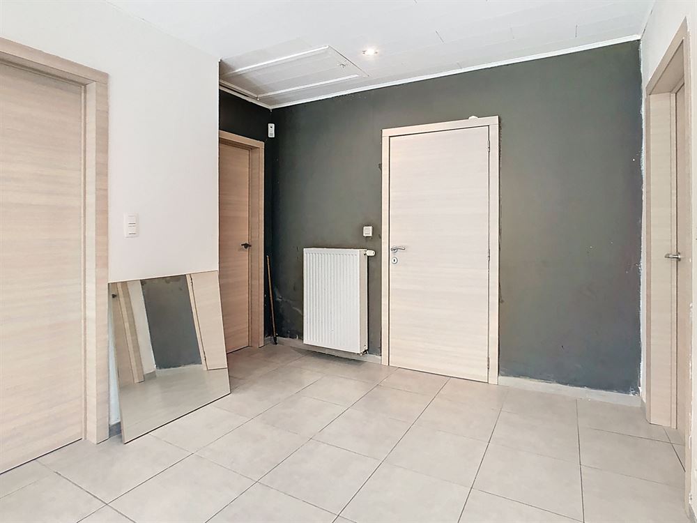 VILLA 5 CHAMBRES DOUBLE GARAGE ET JARDIN