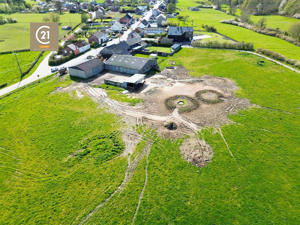 SUPERBE FERME À RÉNOVER SUR 15,5 HECTARES