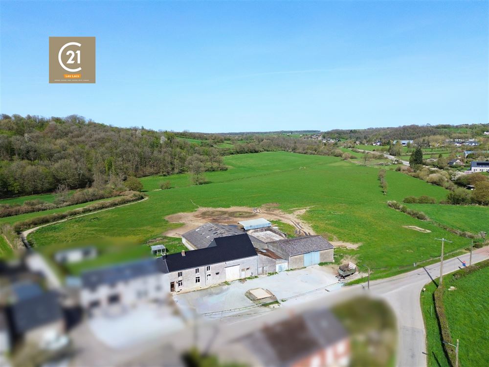 SUPERBE FERME À RÉNOVER SUR 15,5 HECTARES