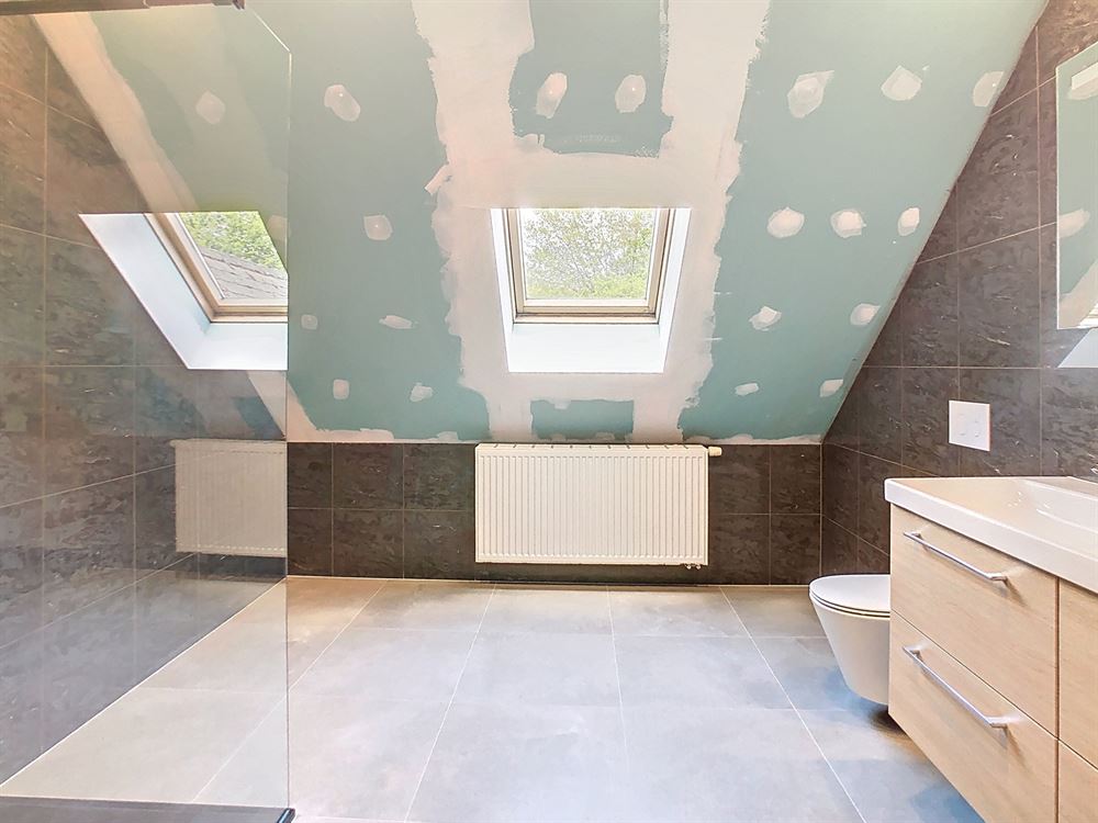 VILLA 5 CHAMBRES DOUBLE GARAGE ET JARDIN