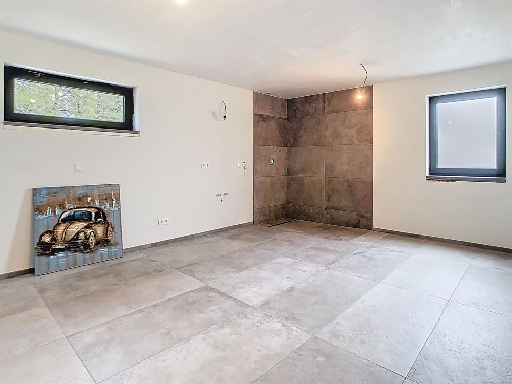 VILLA 5 CHAMBRES DOUBLE GARAGE ET JARDIN