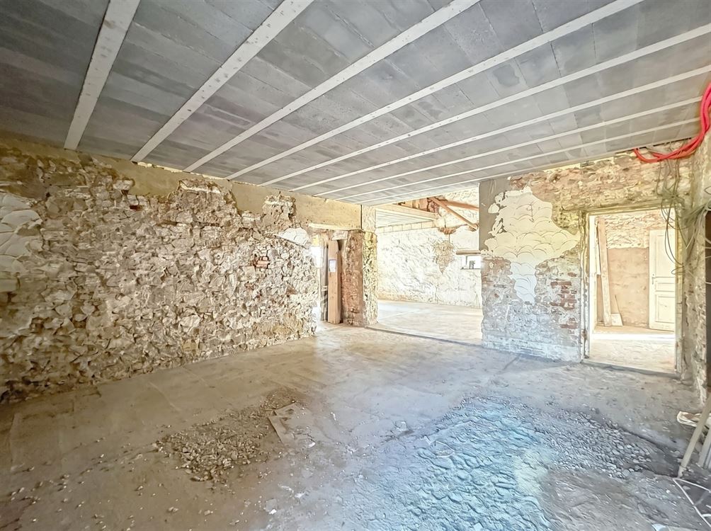 CORPS DE FERME A RENOVER - JAMIOULX