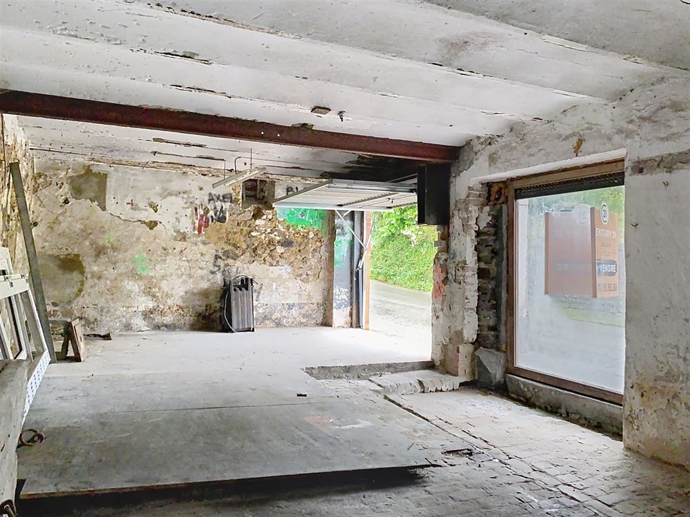 GRANGE A RENOVER AVEC FORT POTENTIEL - ERMETON-SUR-BIERT