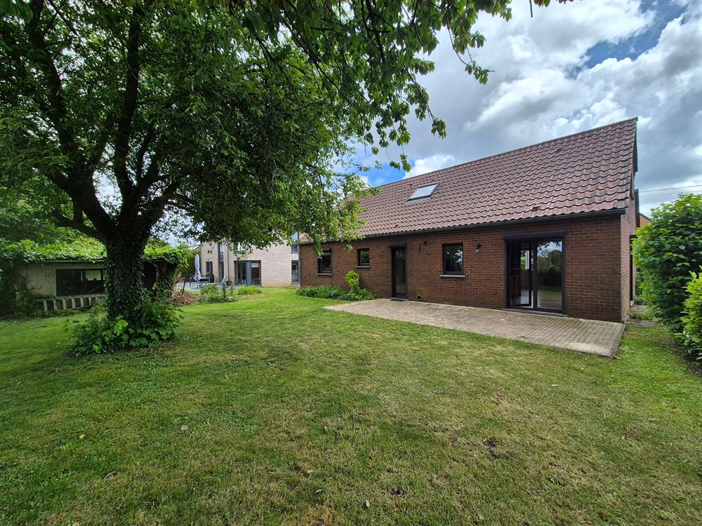 VILLA 3 CHAMBRES, GARAGE ET JARDIN