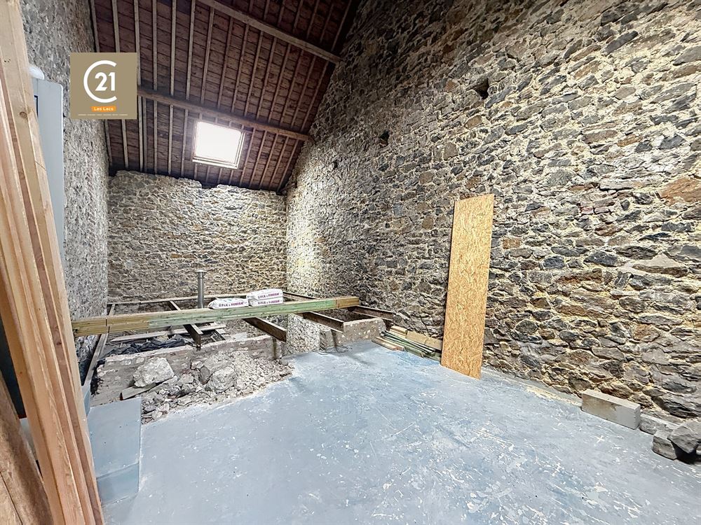 MAISON EN PIERRE DU PAYS - THY-LE-CHATEAU