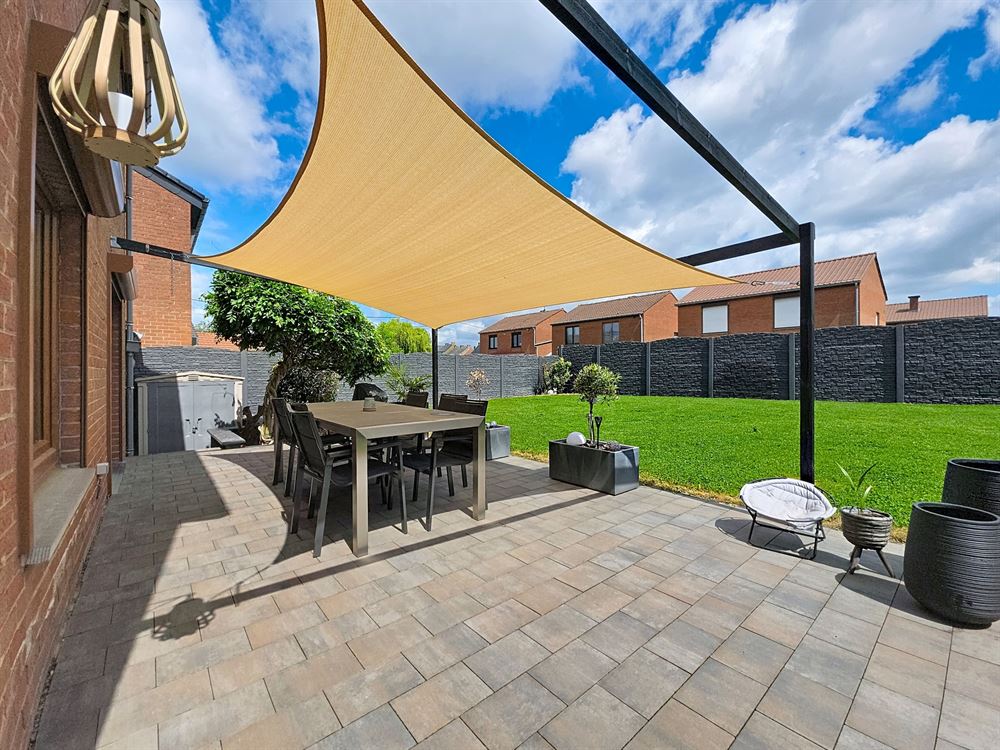 JOLIE MAISON - 3 CH - JARDIN - TERRASSE - GARAGE