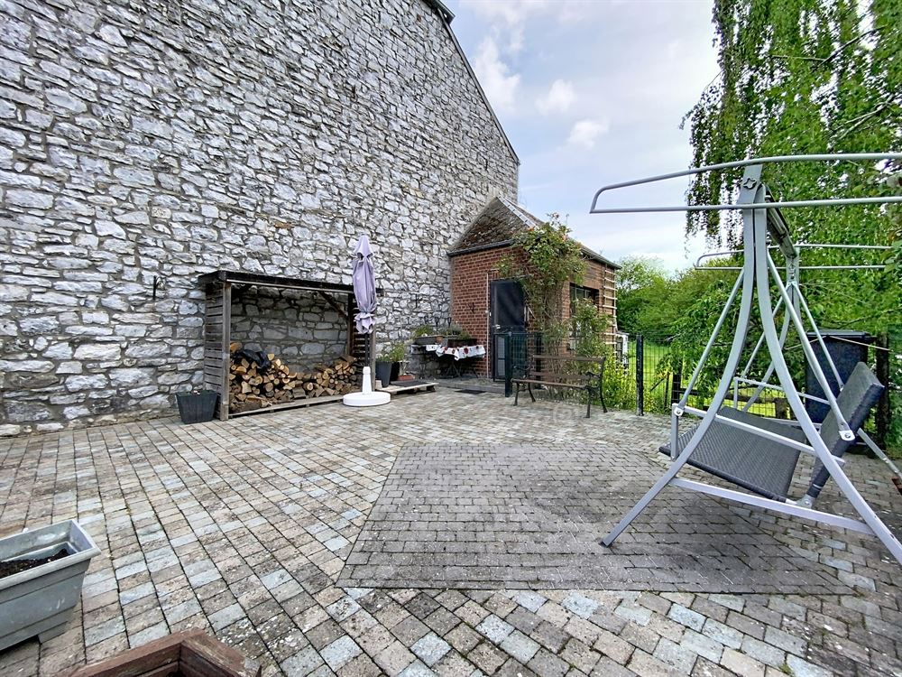 MAISON DE CHARME EN PIERRE AU COEUR DU PAISIBLE VILLAGE DE FURNAUX
