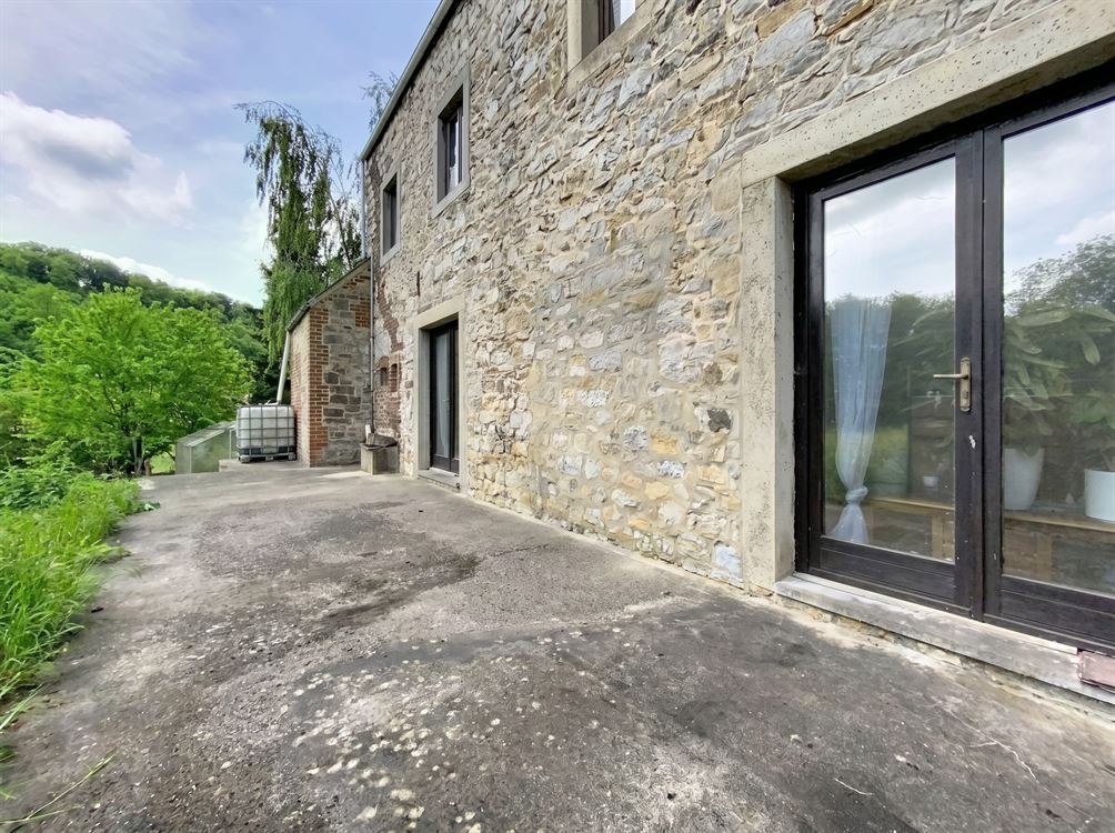 MAISON DE CHARME EN PIERRE AU COEUR DU PAISIBLE VILLAGE DE FURNAUX