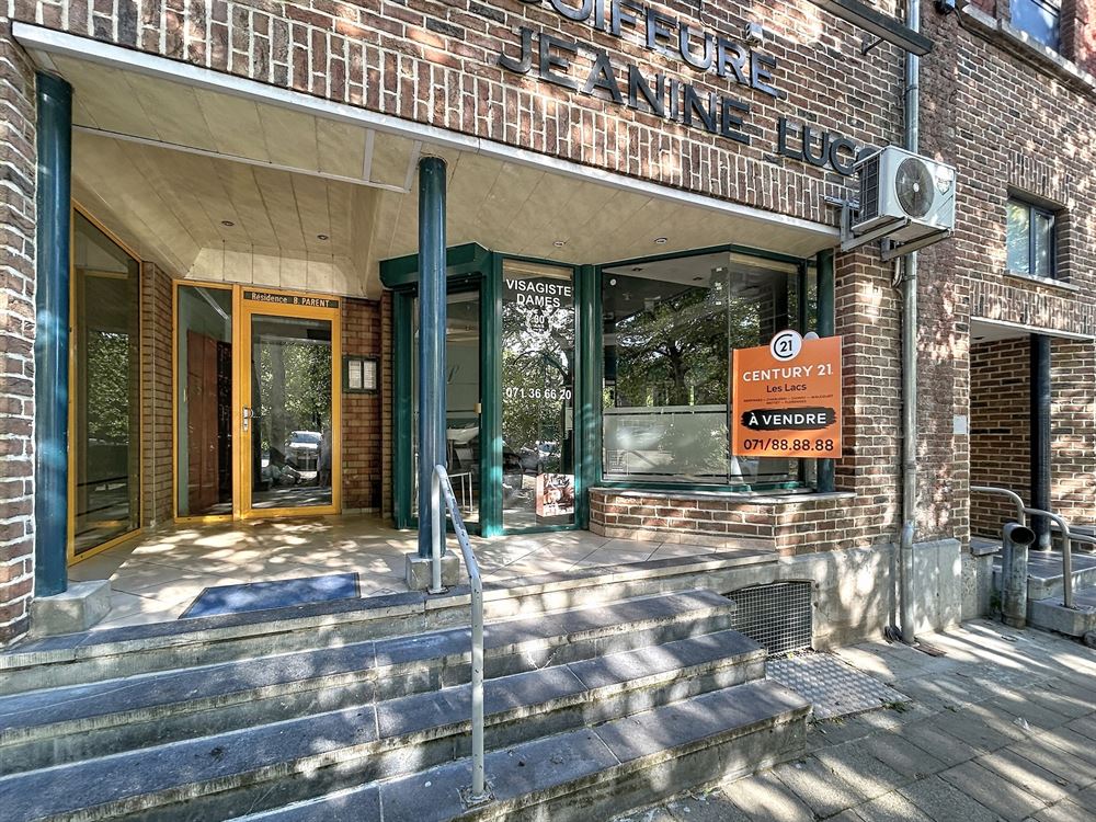 REZ - DE - CHAUSSEE COMMERCIALE IDEALEMENT SITUE
