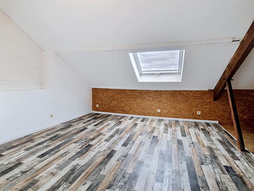 APPARTEMENT STYLE DUPLEX 1 CHAMBRE ET 1 BUREAU