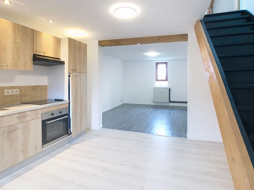 APPARTEMENT STYLE DUPLEX 1 CHAMBRE ET 1 BUREAU