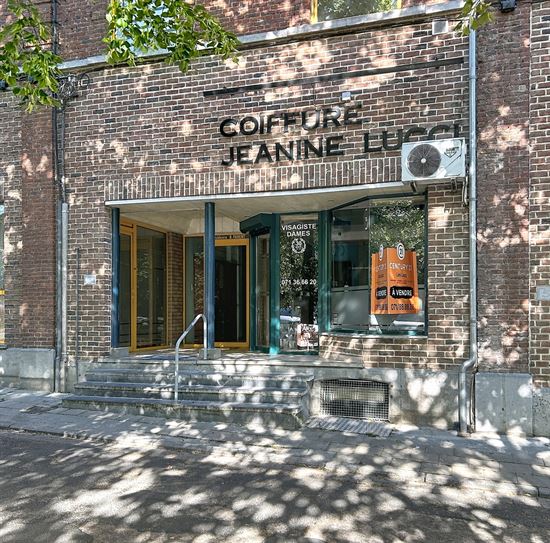 REZ - DE - CHAUSSEE COMMERCIALE IDEALEMENT SITUE