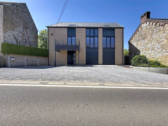 MAISON - 2 CHAMBRES - 2 GARAGES